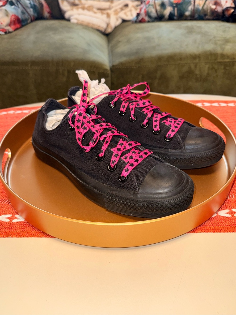 Converse Black Low-Top Sneakers with Hot Pink Star Laces